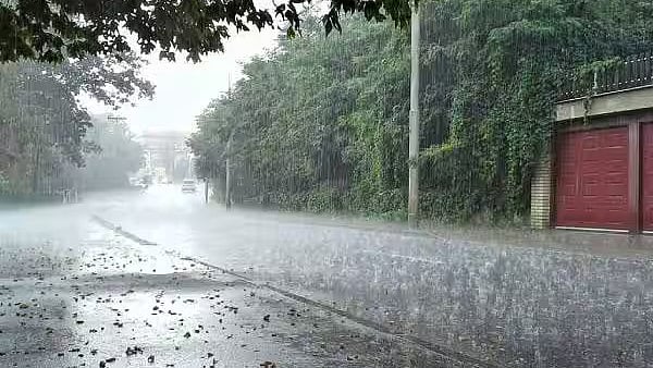 today heavy rains likely in 6 districts