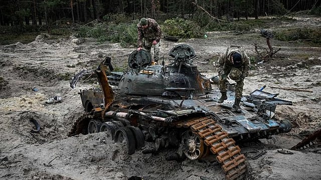 destroyed russian tank